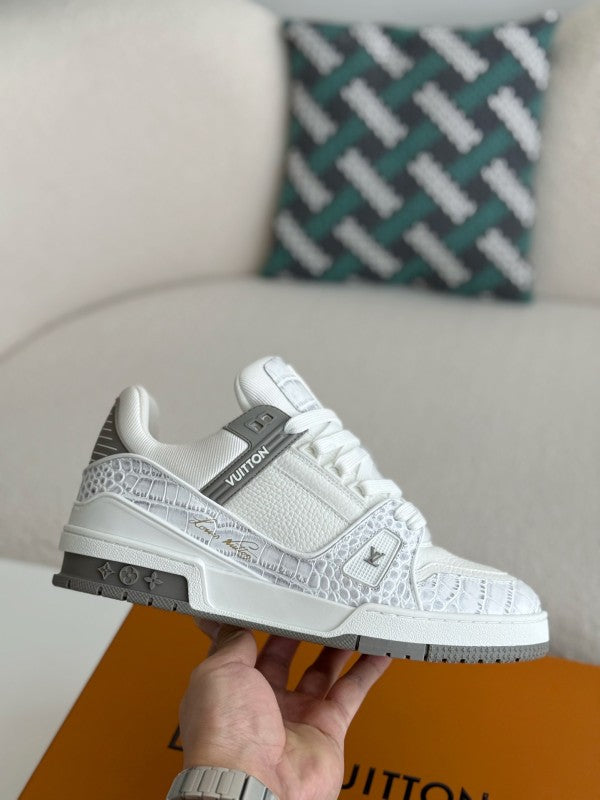 L X V SNEAKERS