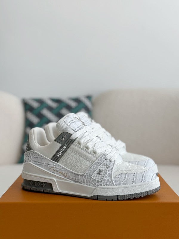 L X V SNEAKERS