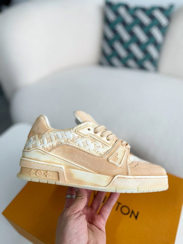 L X V SNEAKERS