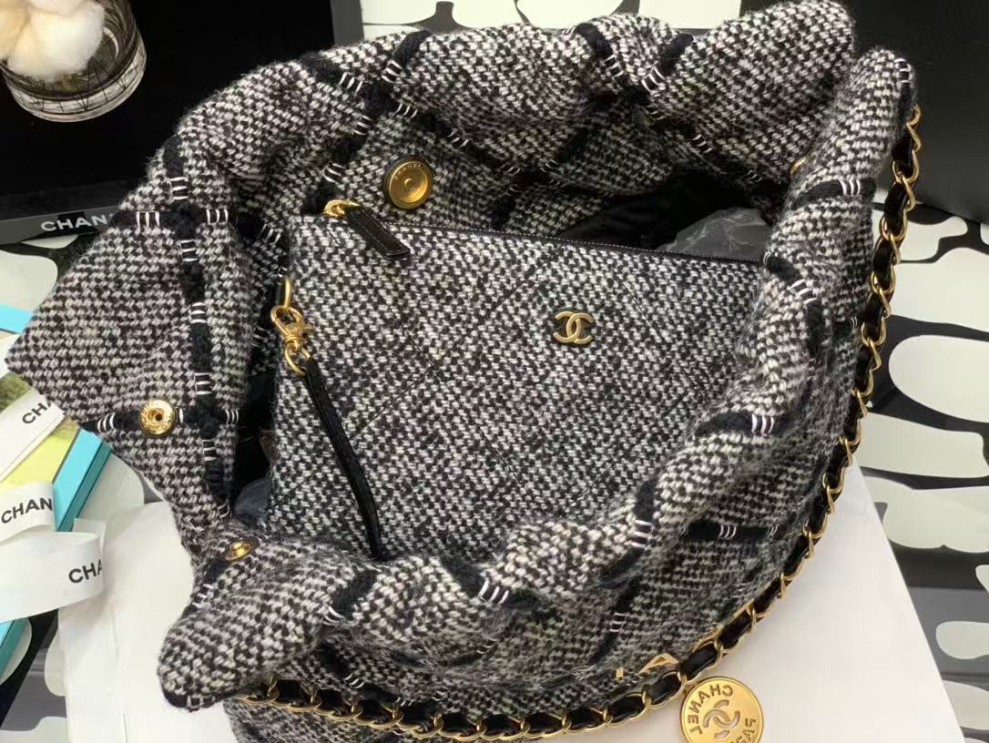 CC Hobo 22 Bag 35cm Black Ecru Tweed Gold Hardware