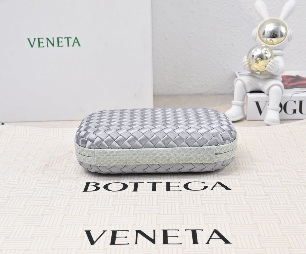 Bottega Veneta 2026 Knot Clutch 20cm Silver Gold Woven Leather