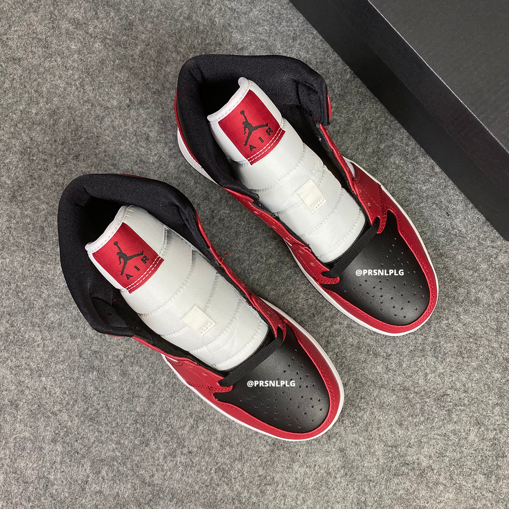 Air Jordan 1 Mid 'Chicago Black Toe'