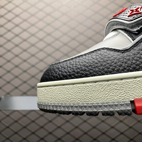 L X V TRAINER Sneakers