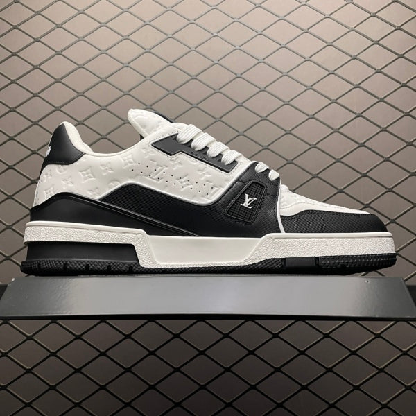 L X V TRAINER Sneakers