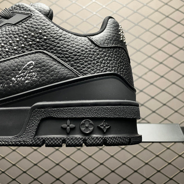L X V SNEAKERS