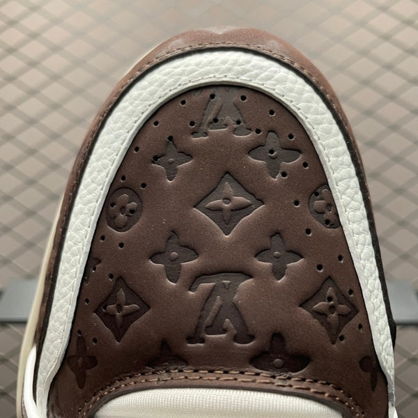 L X V SNEAKERS