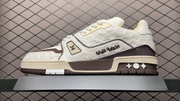 L X V SNEAKERS