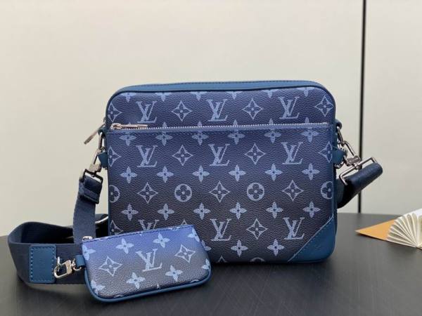 L X V  Messenger Bags Size 25*18.5*7cm