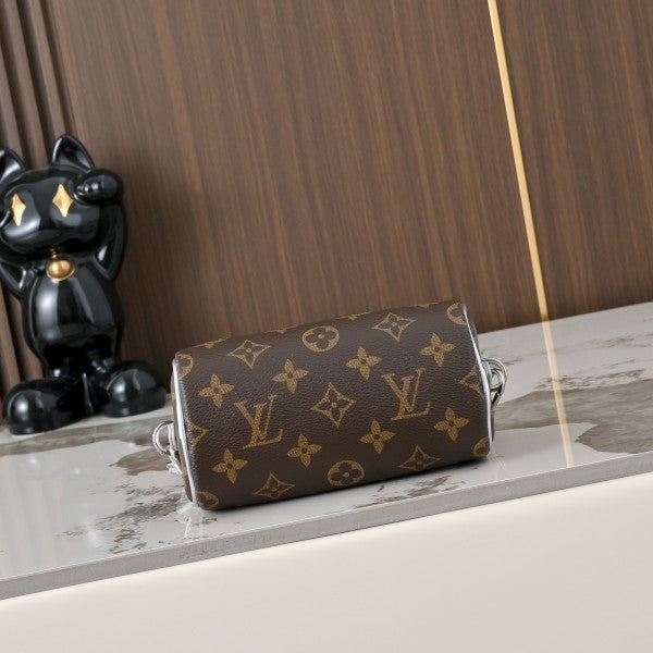L X V Shoulder bag M81085 Size (16x10x7.5cm)
