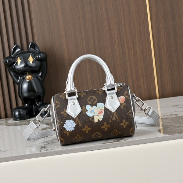 L X V Shoulder bag M81085 Size (16x10x7.5cm)