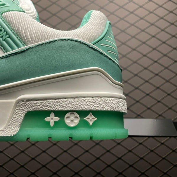 L X V SNEAKERS
