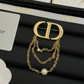 CD Brooch 181708