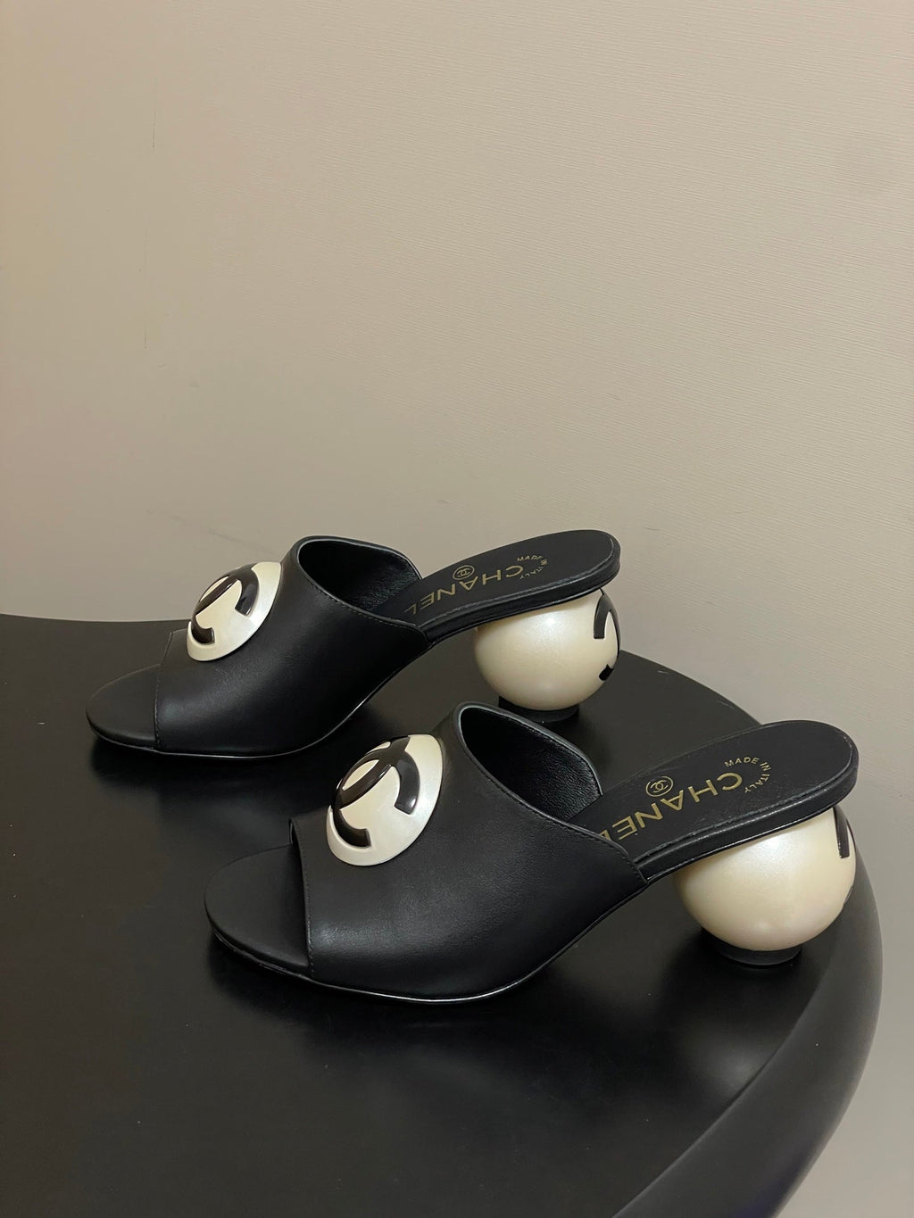 CC 2026 Pearl Heel Sandals 70 Double C Buckle Sheepskin