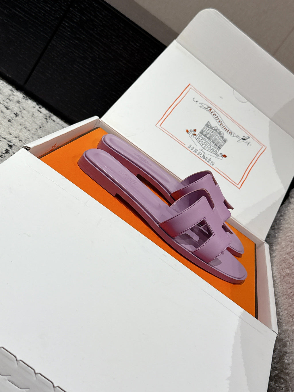 HM 25 Oran Sandal Violet Calfskin