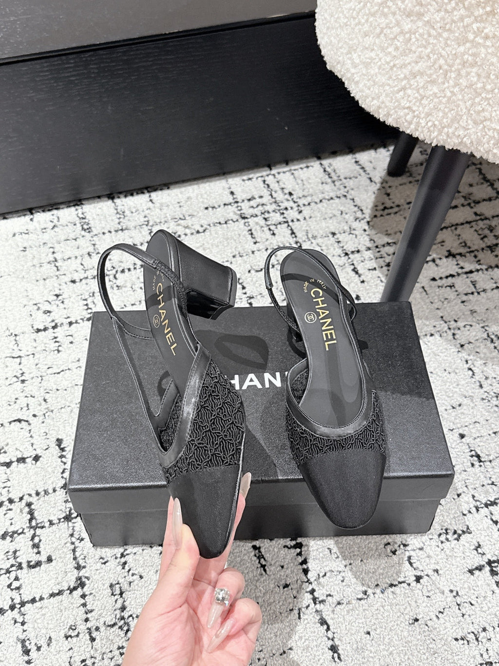 HIGH SLINGBACK 25S IN BLACK FABRIC AND CALFSKIN