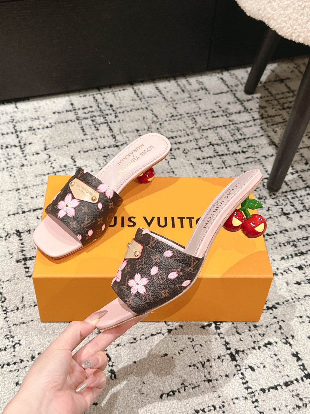 LV CHERRY HIGH HEELS 25S 55 MM IN DARK BROWN AND LIGHT PINK CALFSKIN STYLE 2