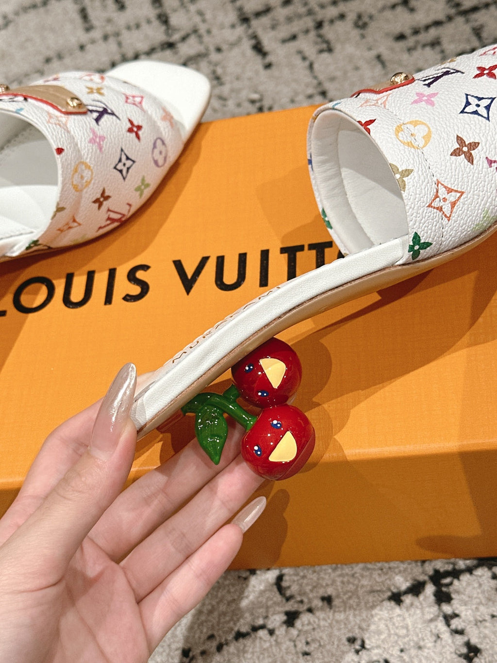 LV CHERRY HIGH HEELS 25S 55 MM IN WHITE CALFSKIN STYLE 13
