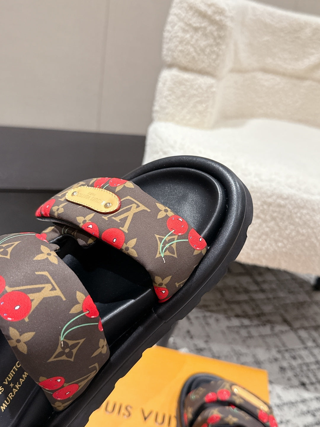 LV MIAMI-STYLE SANDALS 25S IN BROWN FABRIC AND BLACK CALFSKIN