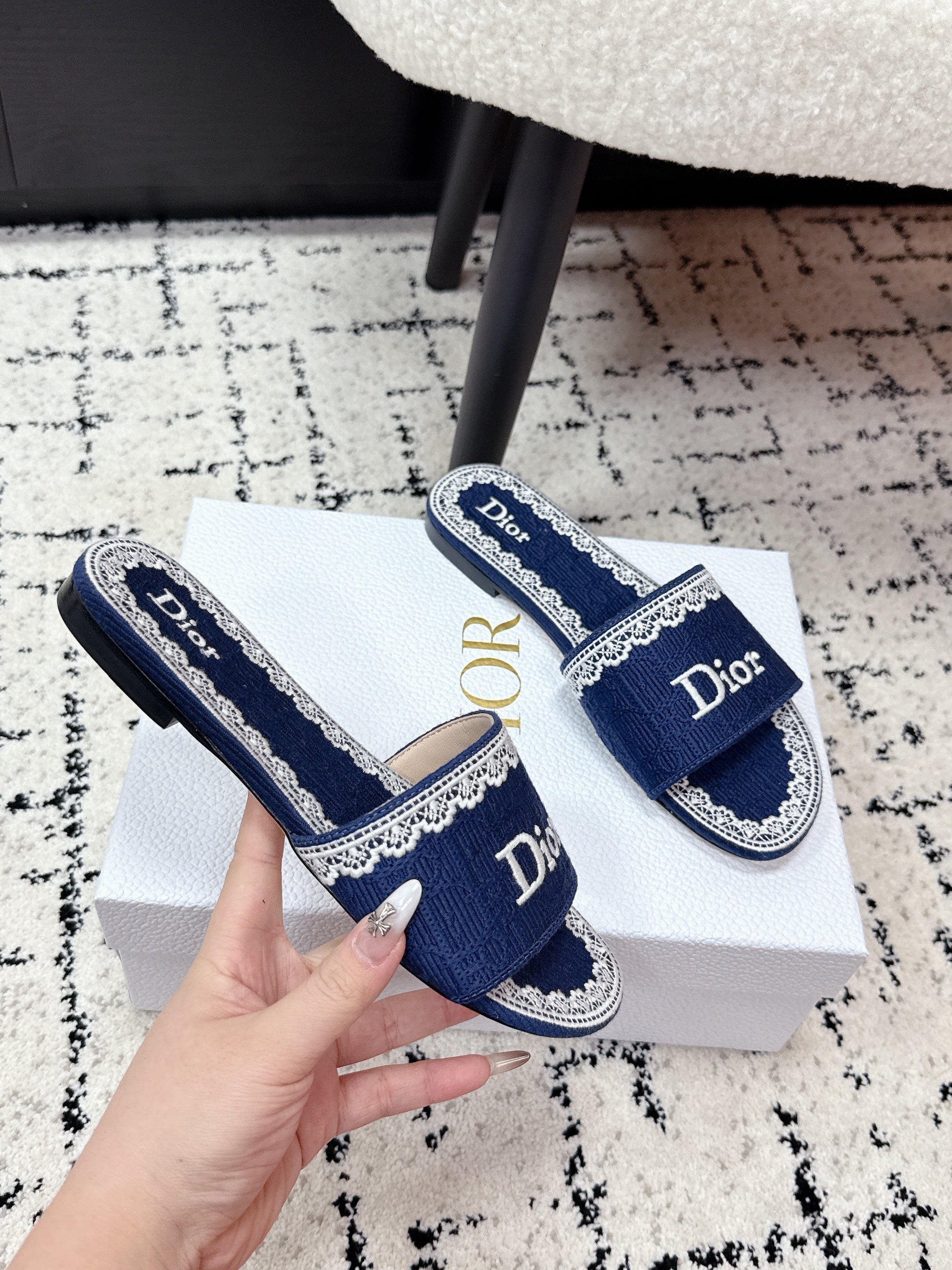 DIOR 26S SLIDES IN NAVY BLUE EMBOSSED OBLIQUE LACE EMBROIDERY