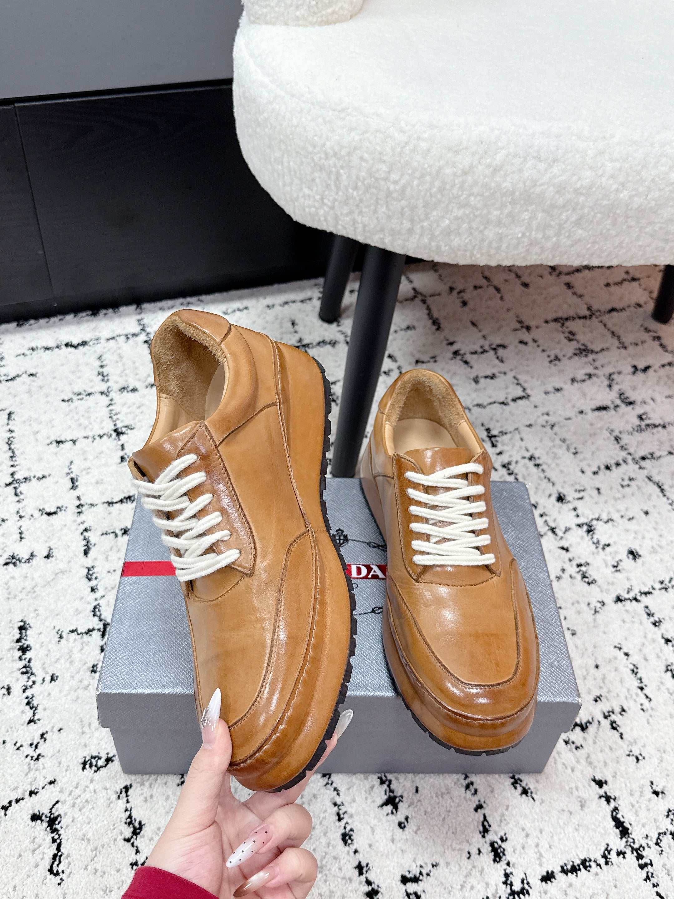 PRADA 26S SNEAKERS IN GOLDEN BROWN SHINY CALFSKIN