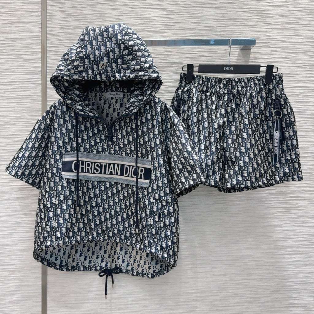 CD 25 Suit Navy Blue and Beige Polyester