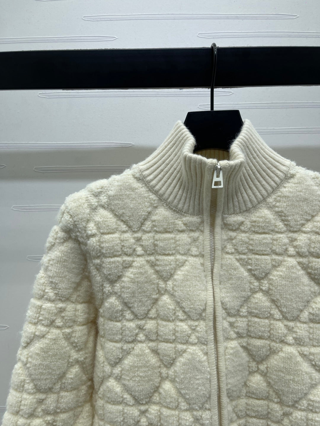 CD 25 Cardigan Stand Collar Light Beige Wool