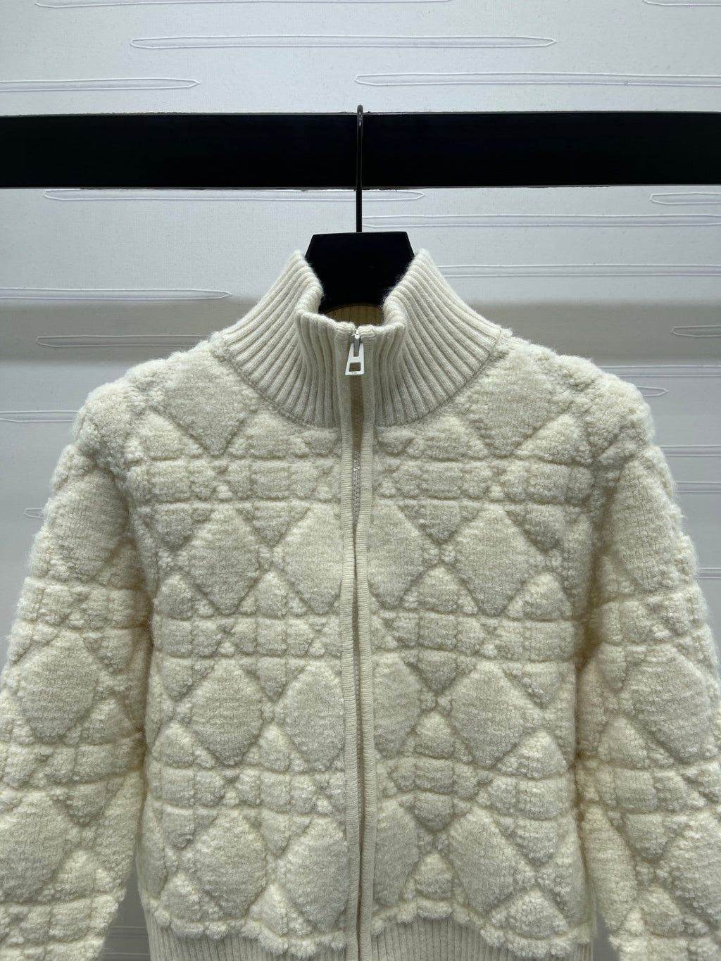 CD 25 Cardigan Stand Collar Light Beige Wool