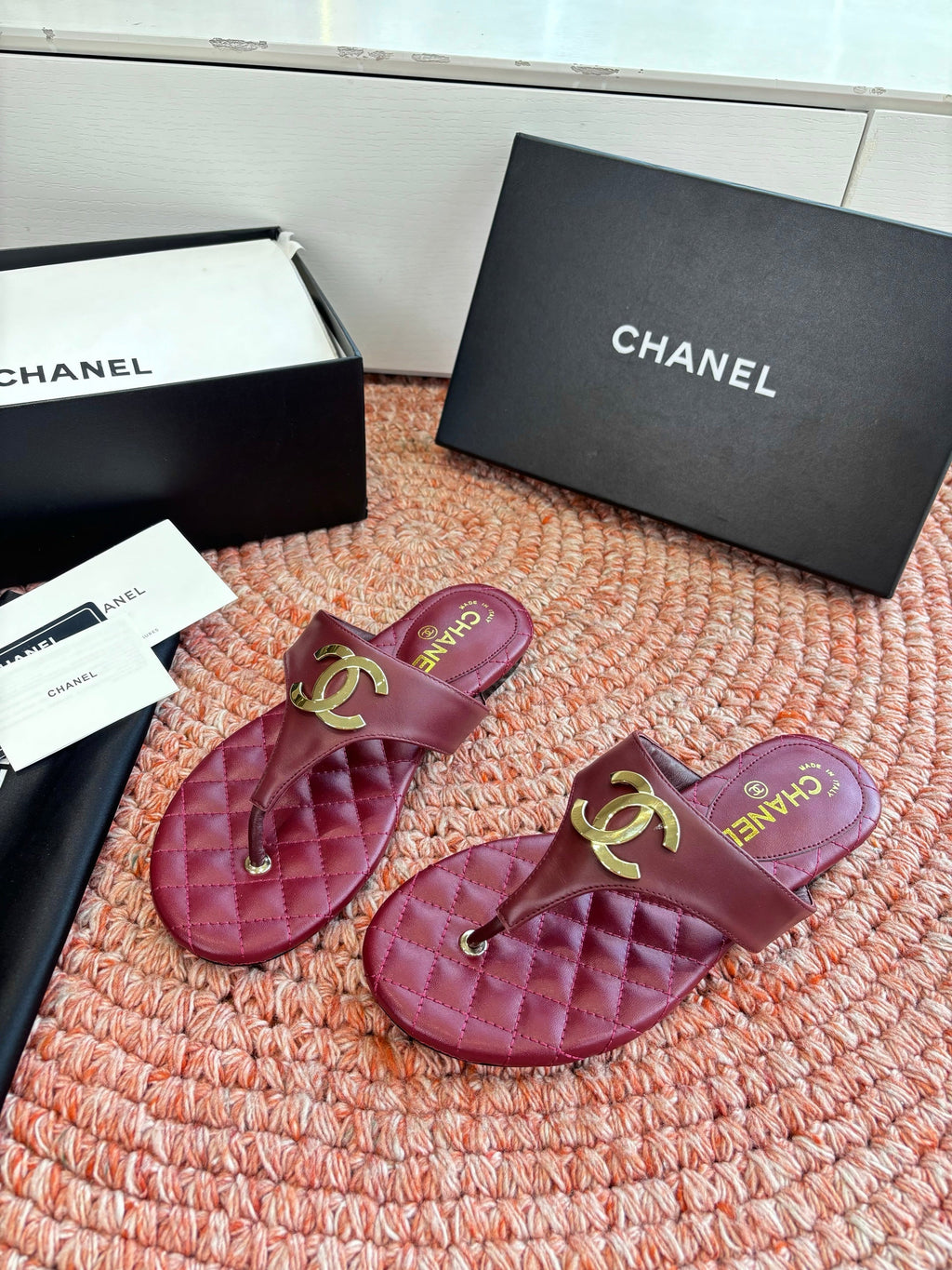 CC 26s Thong Sandals Burgundy Sheepskin 648257