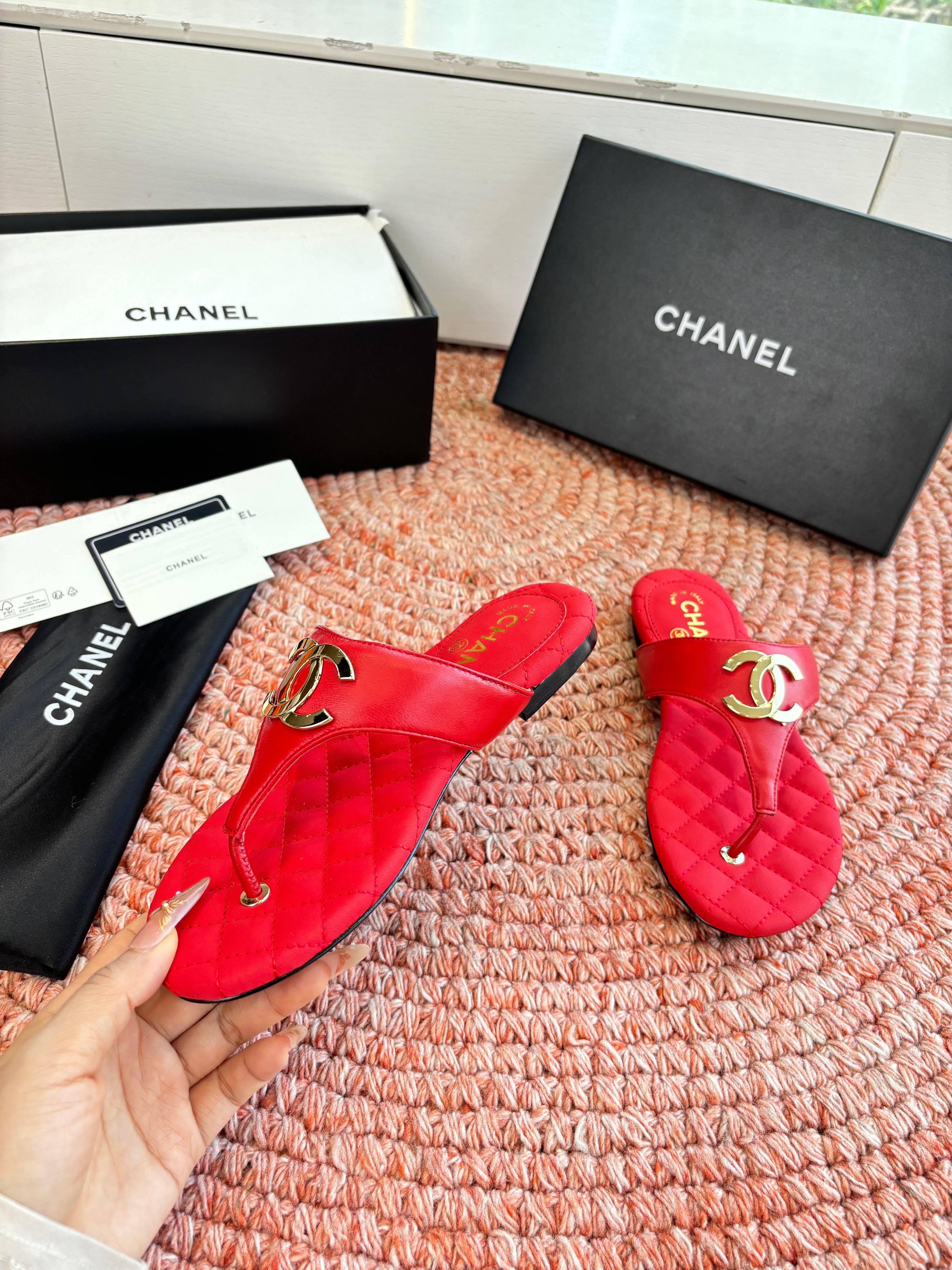 CC 26s Thong Sandals Red Sheepskin 648260