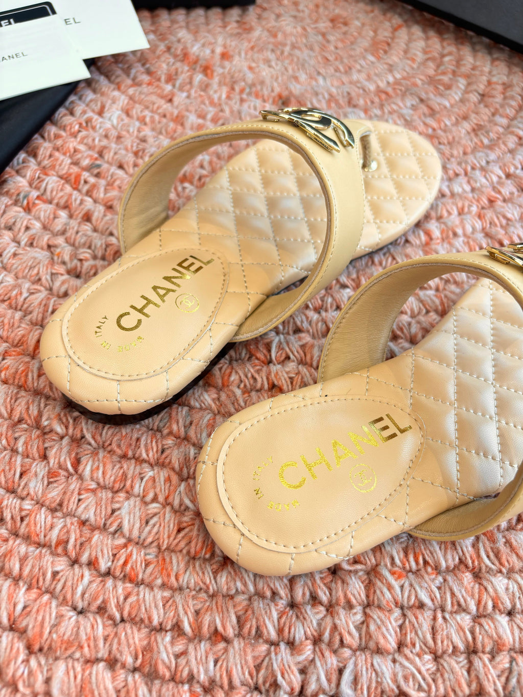 CC 26s Thong Sandals Beige Sheepskin 648261