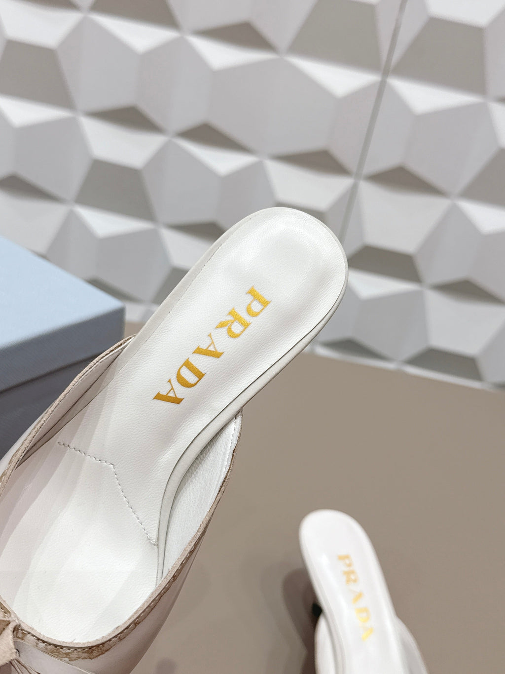PRADA 26S POINTED TOE LACE TRIM MULES 55MM IN CREAM WHITE CALFSKIN WITH BOW