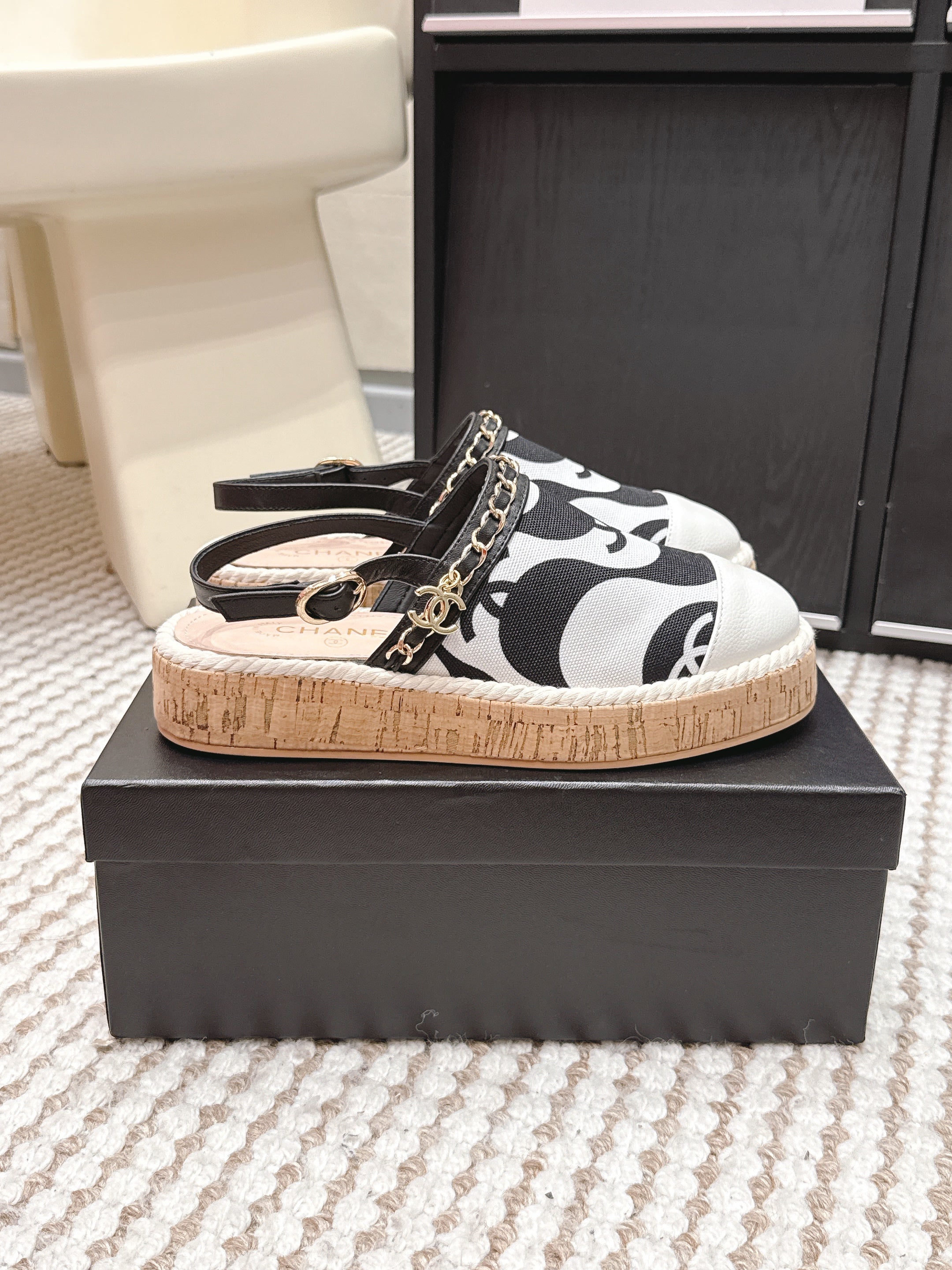 CC 26s Rope-Soled Sandals White Black Canvas Leather 652561