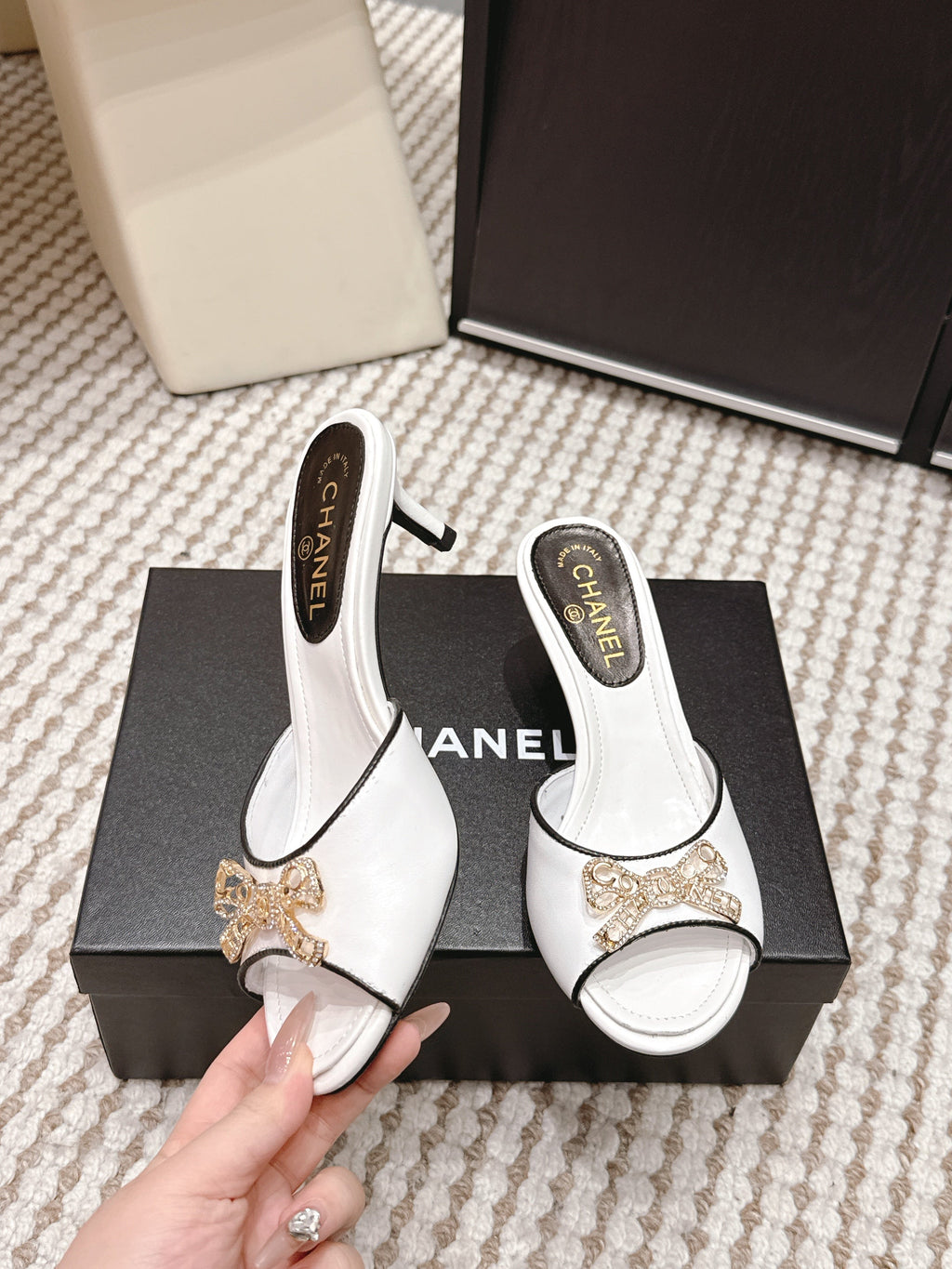CC 26s Stiletto Sandals 55 White Leather 652570