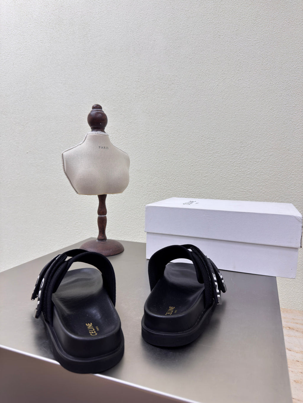 CELINE 25S FLAT SANDALS ARC DE TRIOMPHE IN BLACK CALFSKIN AND CANVAS