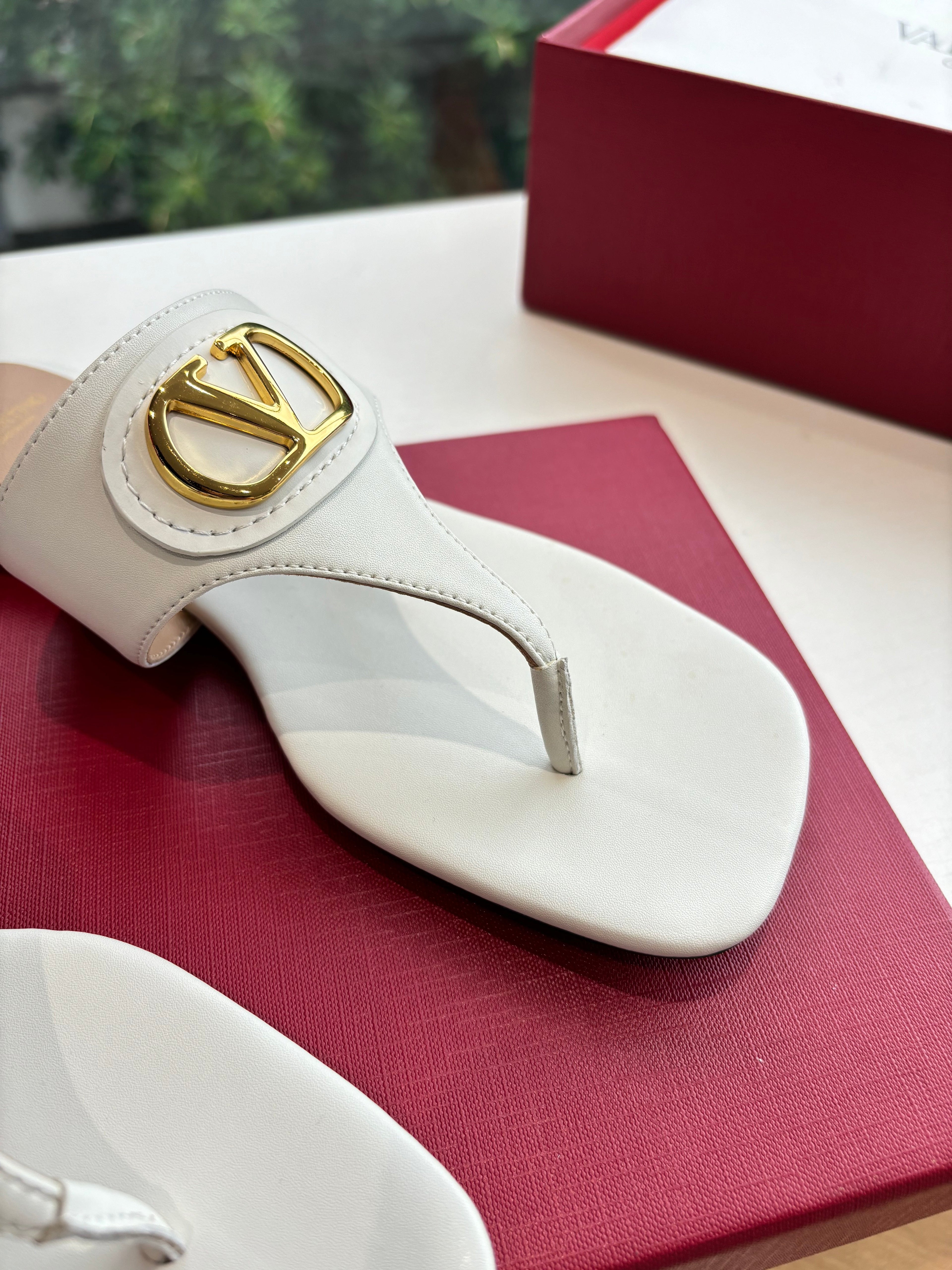 VT 25 Thong Sandals White Sheepskin Slide 358148