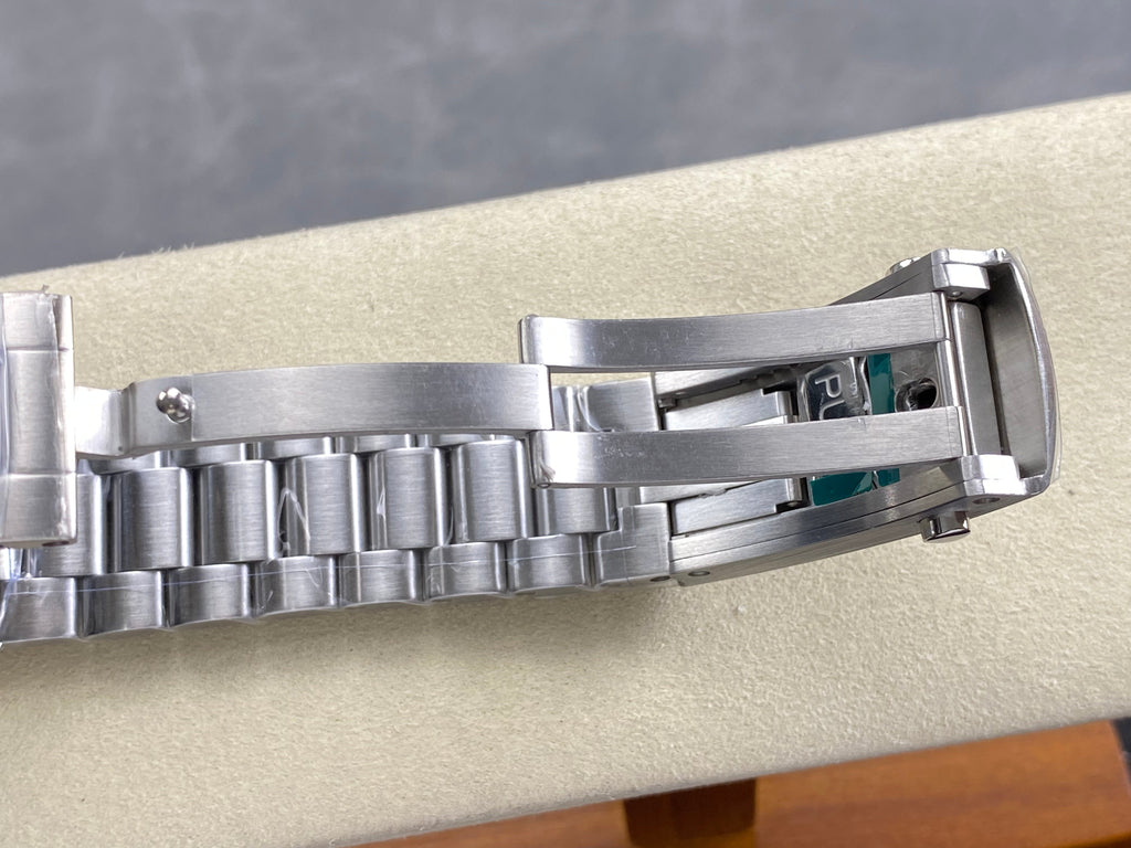 Omega Seamaster 46mm Blue Dial Sliver Case Blue Bezel Steel