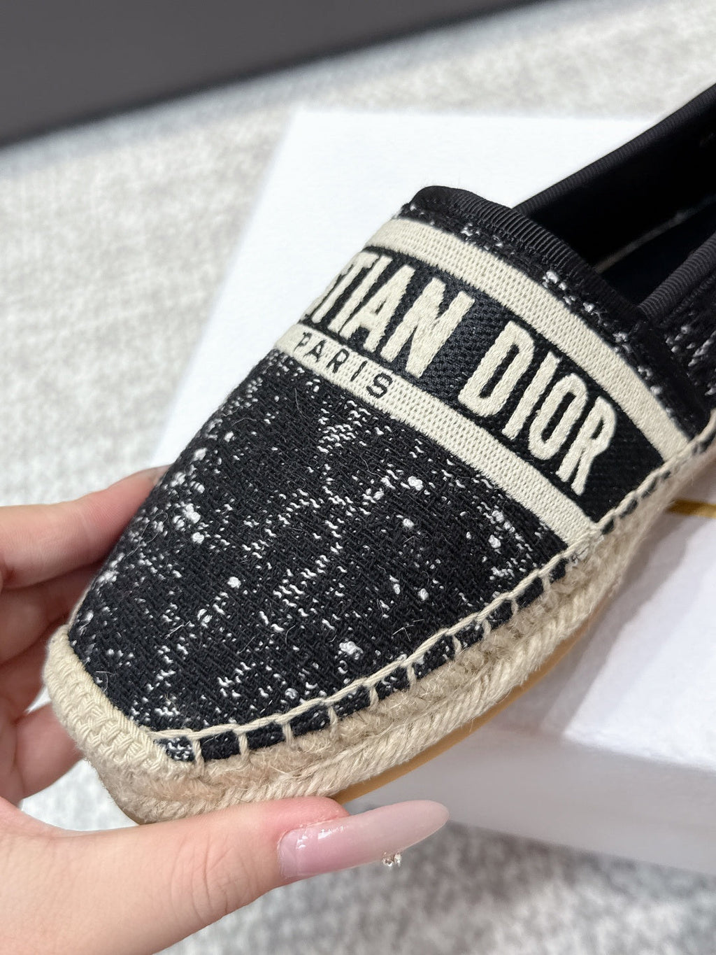 CD 26s Loafers Embroidery Black Canvas 653272