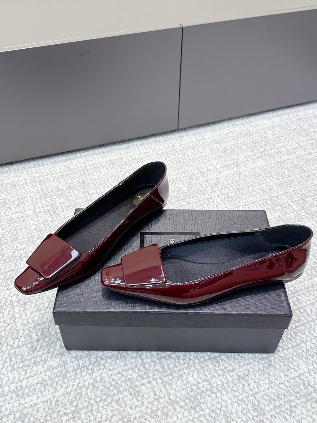 YSL 26ss Square Toe Loafers Burgundy Patent Leather 662736