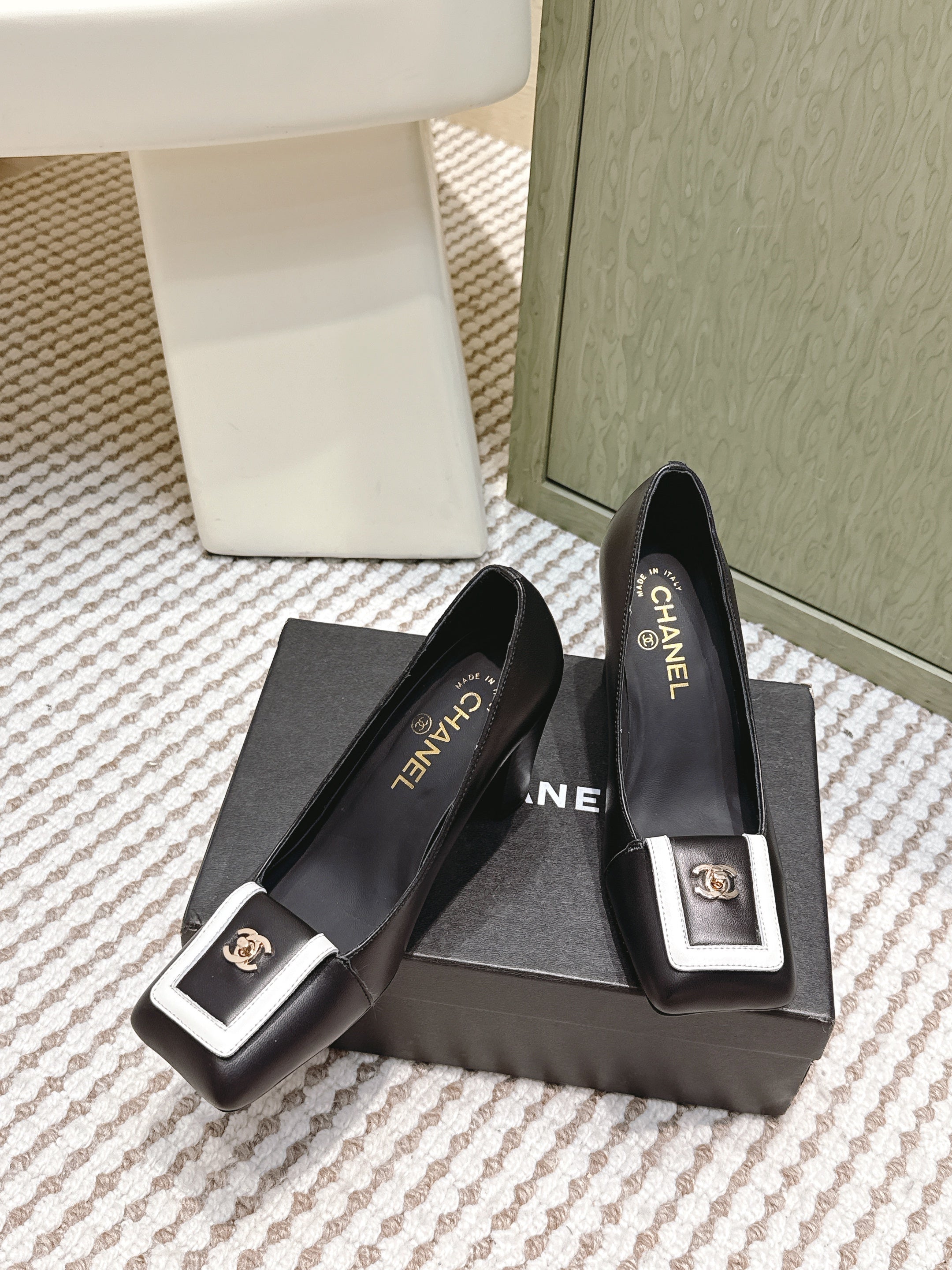 CHANEL 25S SLINGBACK SHOES 90MM IN BLACK CALFSKIN SQUARE TOE GOLD HARDWARE