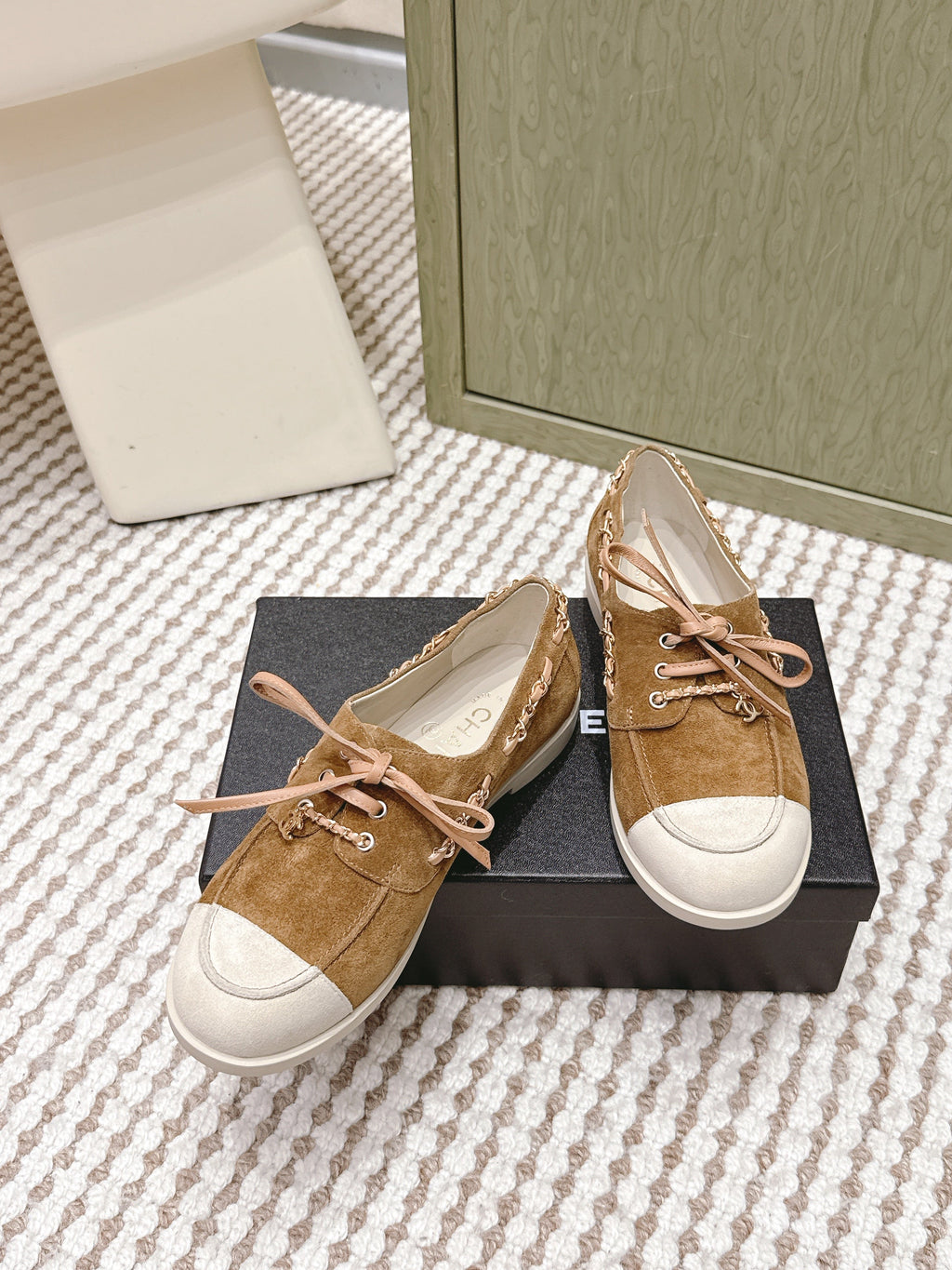 CHANEL 25S MOCCASINS IN BROWN AND LIGHT GREY SUEDE