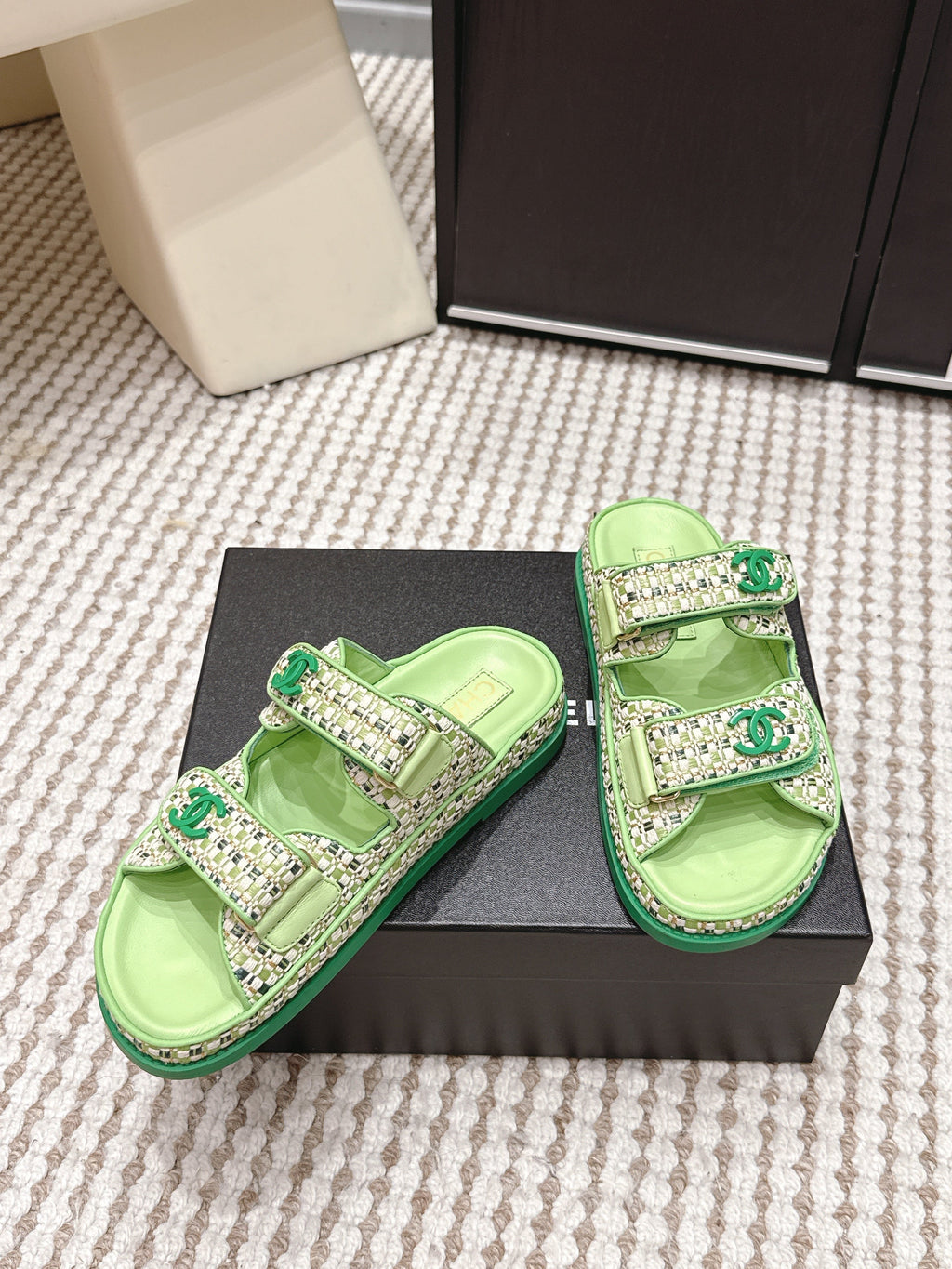 CC 26s Sandals Light Green Beige Leather Raffia 632392