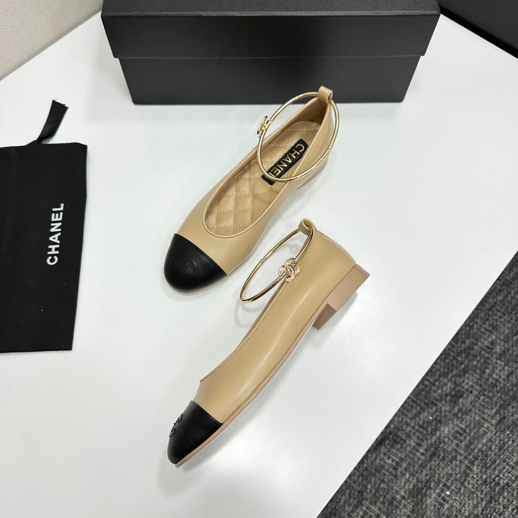 CC 26s Ballet Flats Beige Black Sheepskin 626303