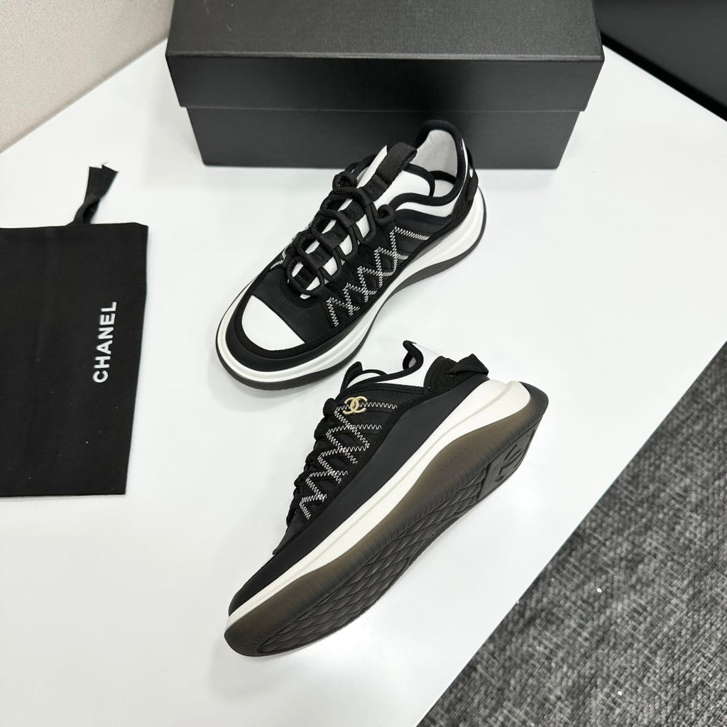 CC 26s Casual Sneakers Black Fabric Cowhide 626371