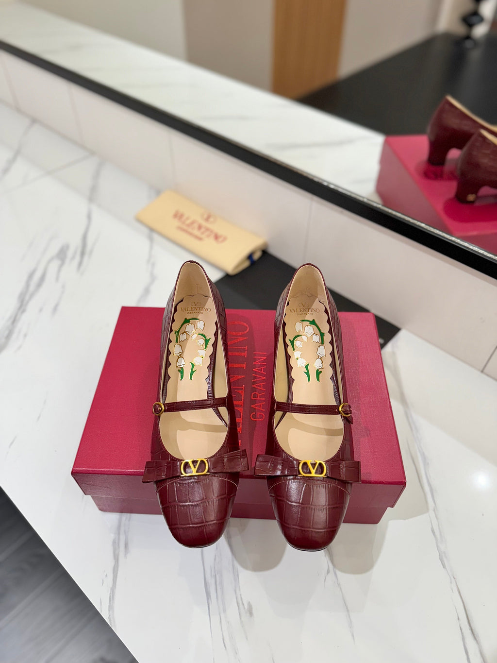 VT 25 Vlogo Signature Red Pumps Cowhide