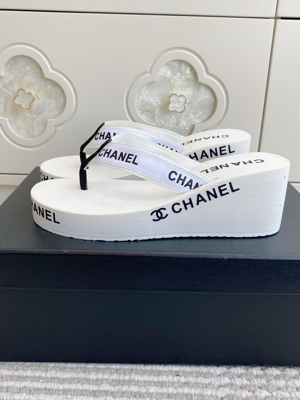 CC 26s Thong Sandals 65 White Rubber Leather 647673