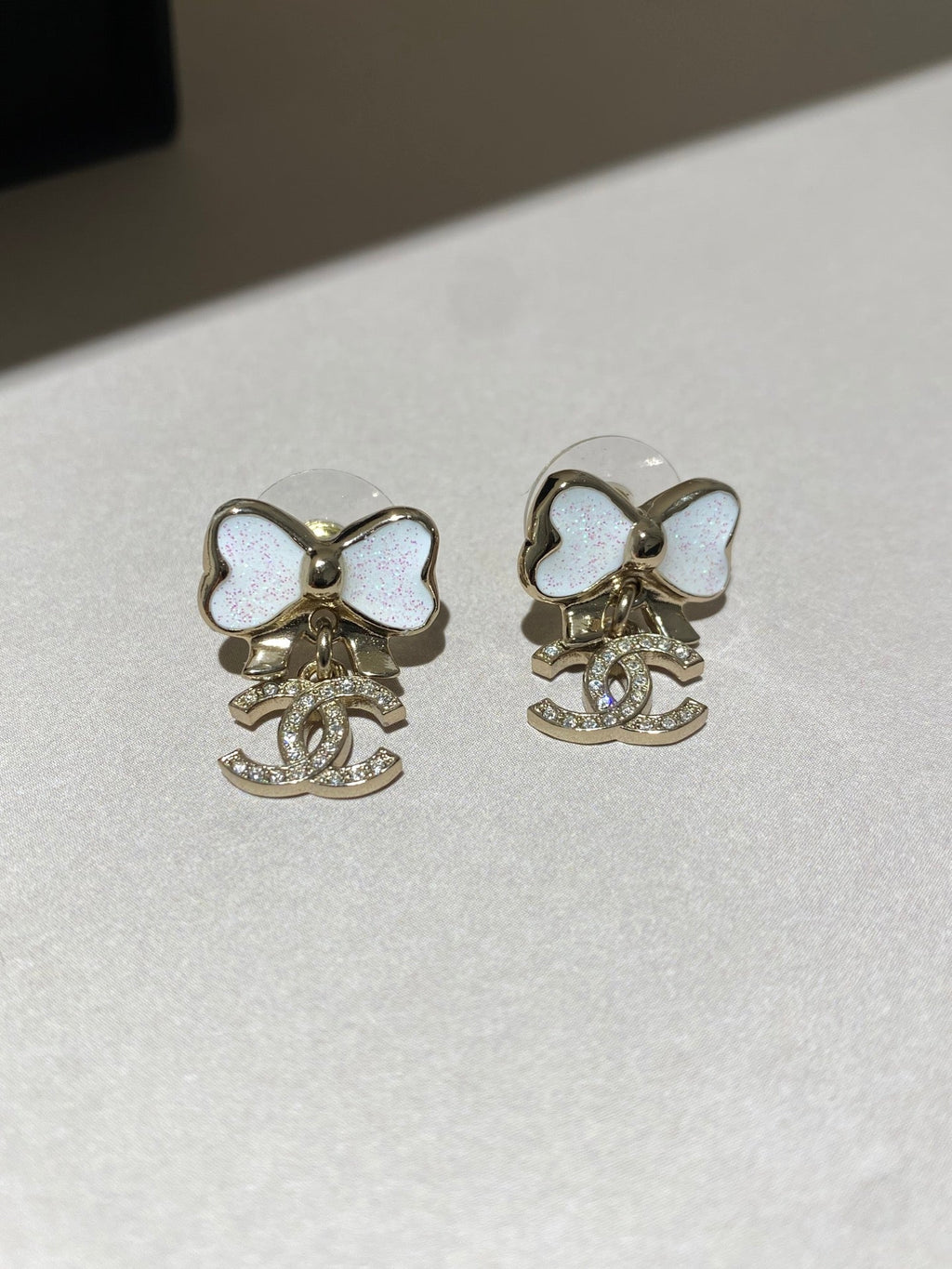 CC Fine Sparkling Bow Gold Mop Earrings