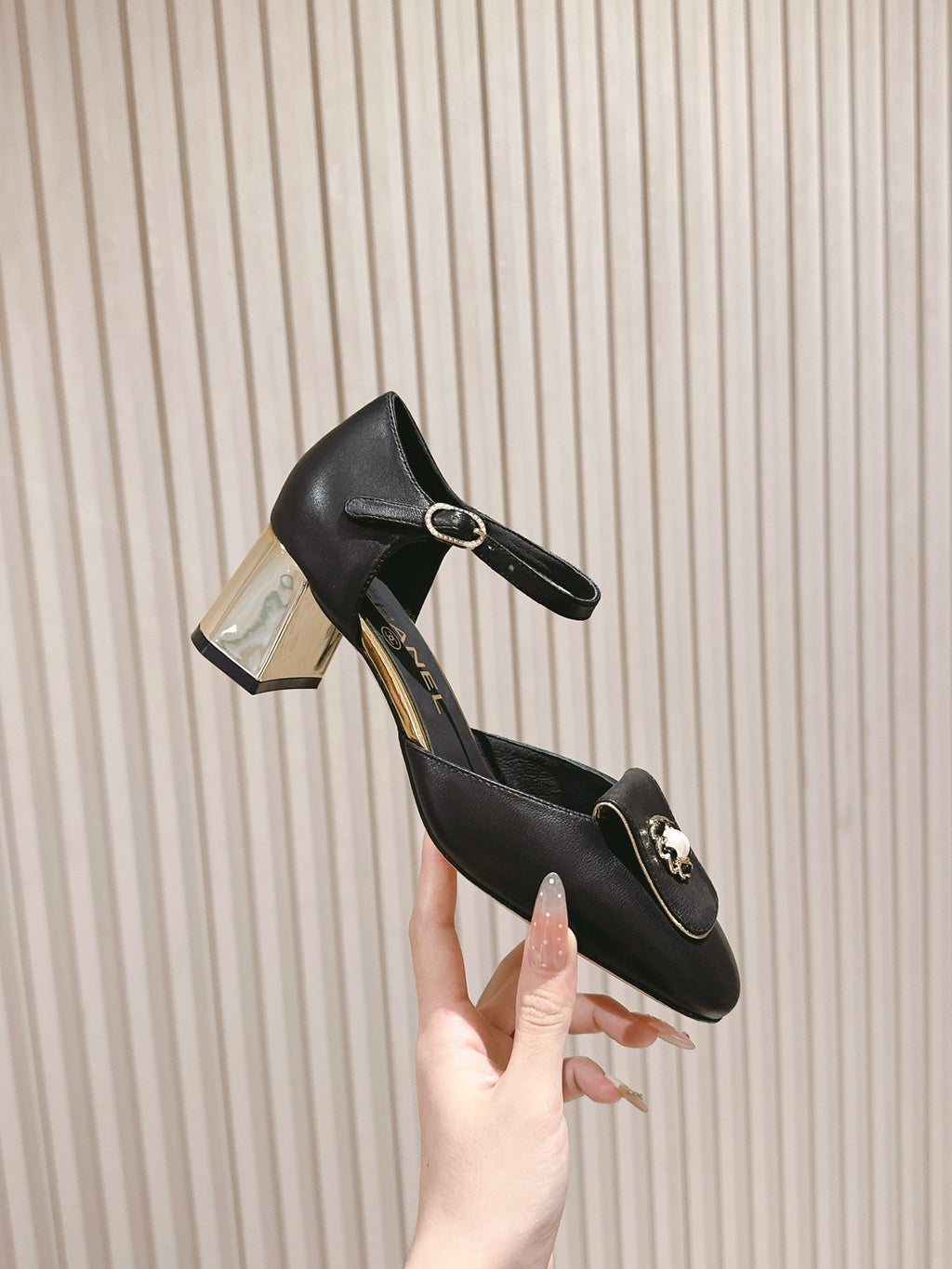 CC 26s Mary Jane Sandals 65 Black Sheepskin 658474