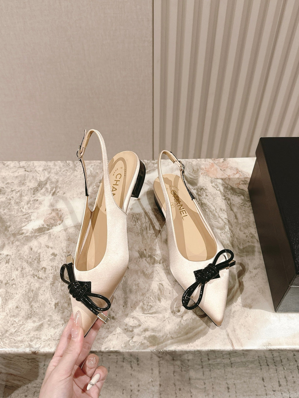 CC 26s Slingback Flat Beige Satin Sheepskin 658476