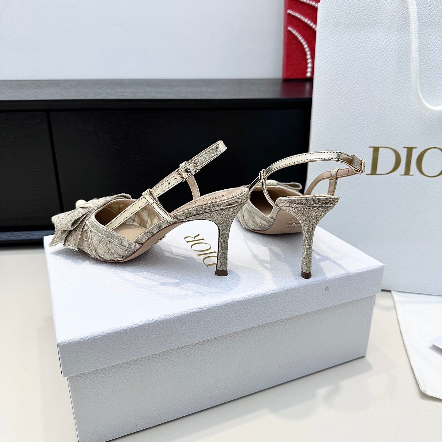 DIOR 26S POINTED TOE HEELED SANDALS 85MM IN BEIGE FABRIC WITH PEARL BOW