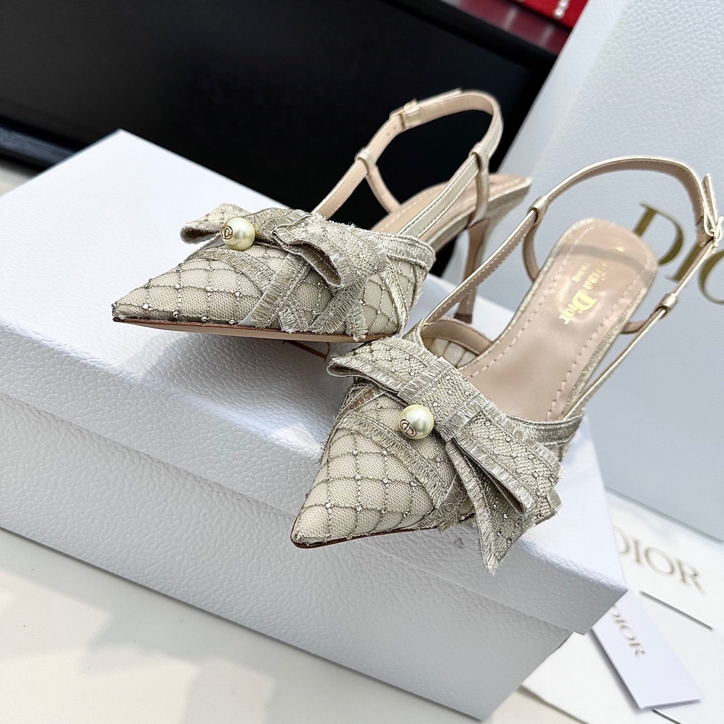 DIOR 26S POINTED TOE HEELED SANDALS 85MM IN BEIGE FABRIC WITH PEARL BOW